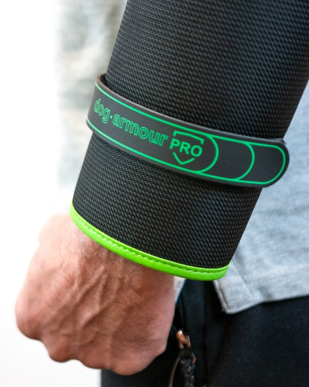 Manga oculta de Dog Armour PRO en una sesión de entrenamiento